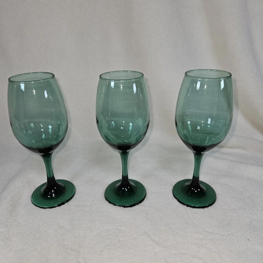 Libbey Emerald Green Wine Glasses Translucent Stemware Jewel Tone 8.5